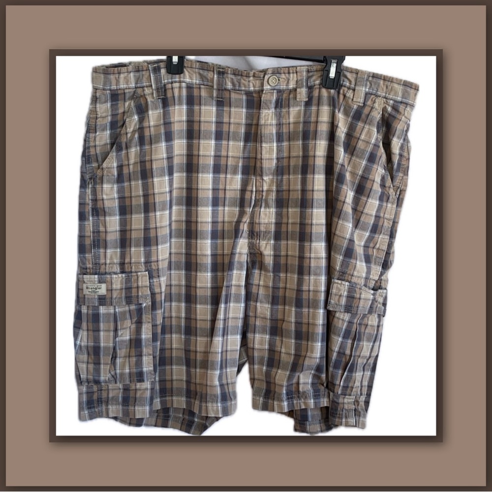 Wrangler Men’s Plaid Cargo Shorts